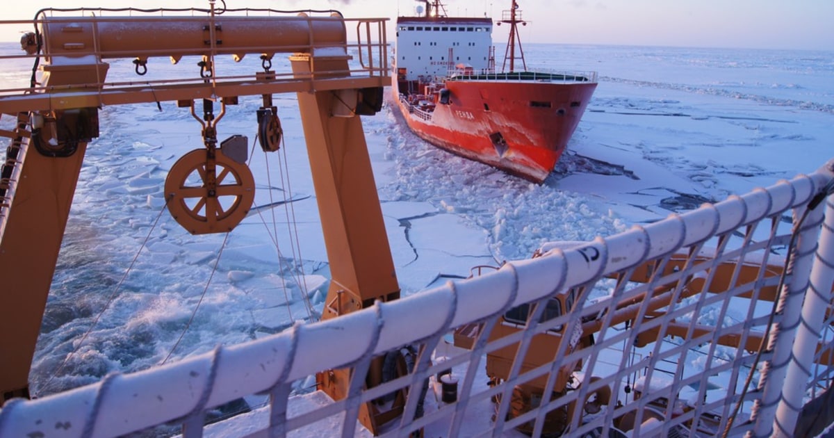 Ice threatens shipment of fuel to Alaska town
