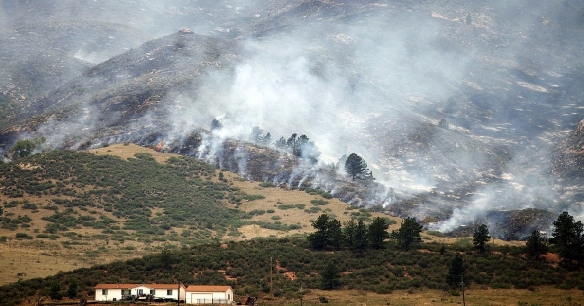 Hundreds evacuated as Colo., NM fires spread
