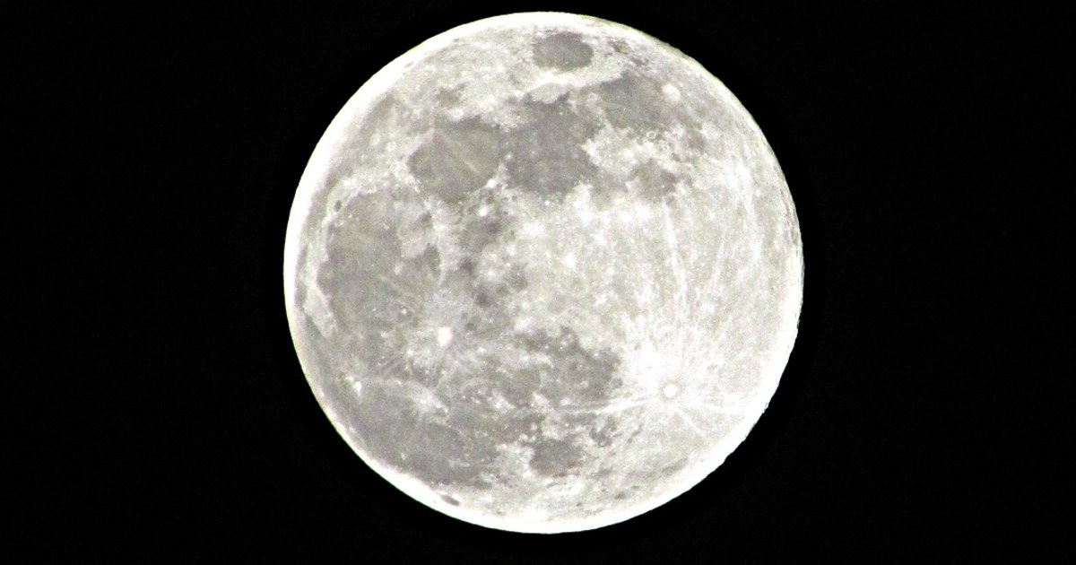 120801-MoonPhoto-hmed-