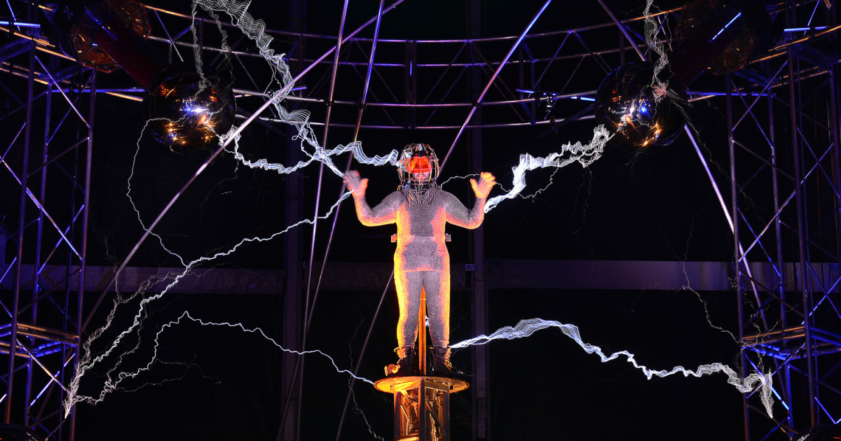 Why David Blaine's million-volt stunt is shockingly safe