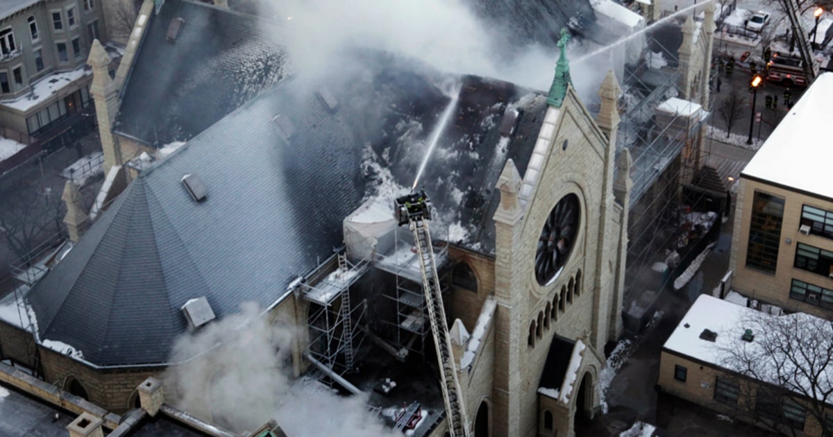 Fire damages landmark Chicago church