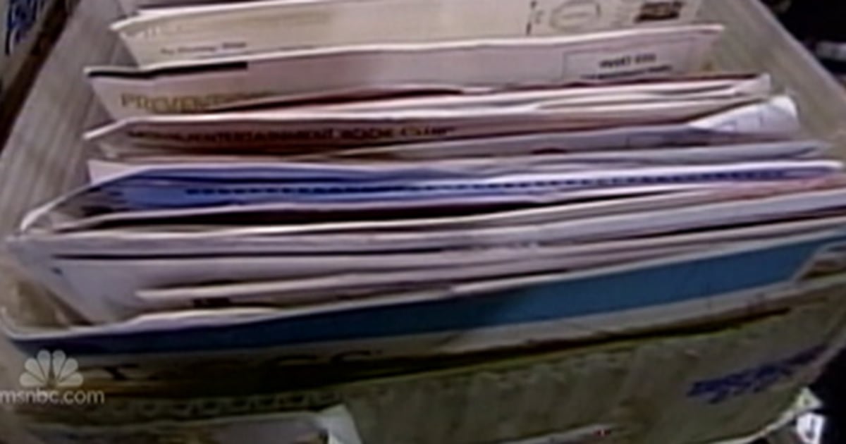 USPS delays closing postal offices