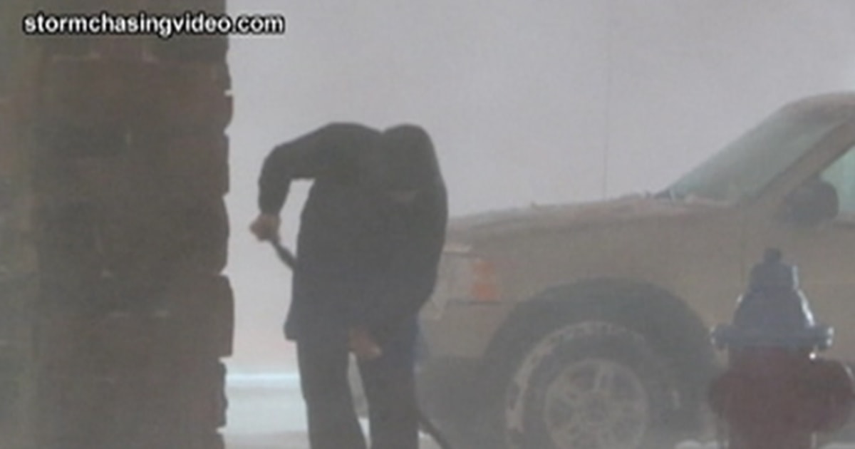 Winds and snow interfere with holiday travel