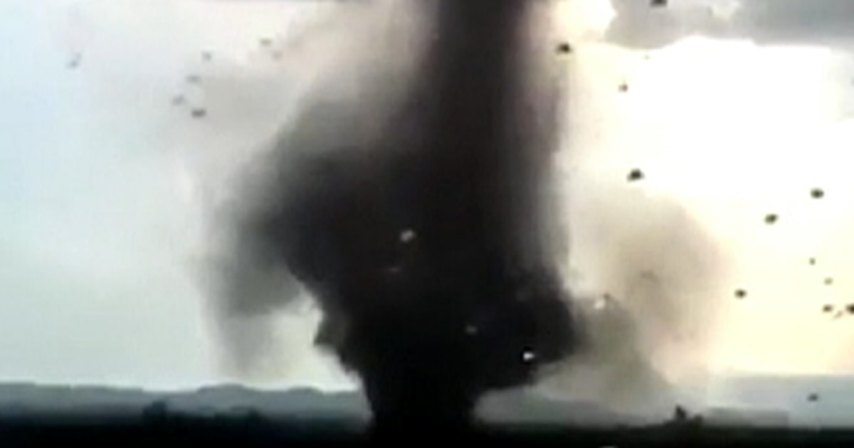nn_06lho_tornado_120330.jpg