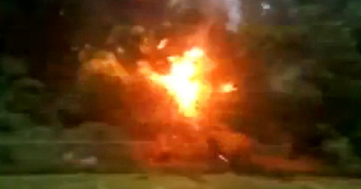 Powerline Exploded Sparks fly as power line explodes in NY storm