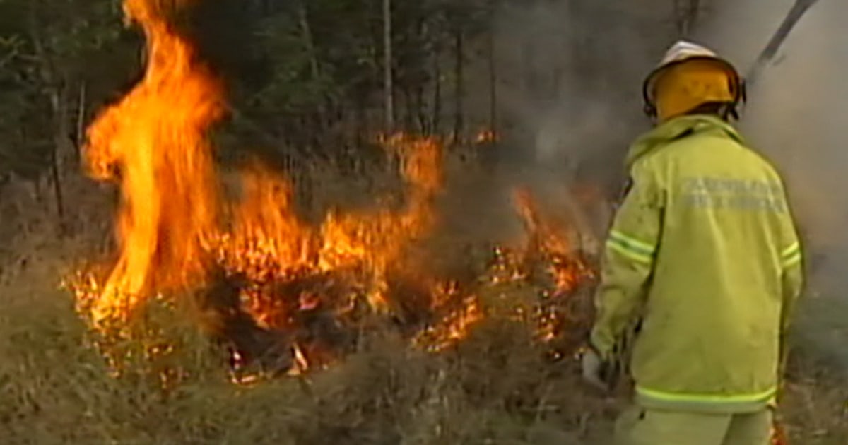 Heat wave sparks brush fires in Australia