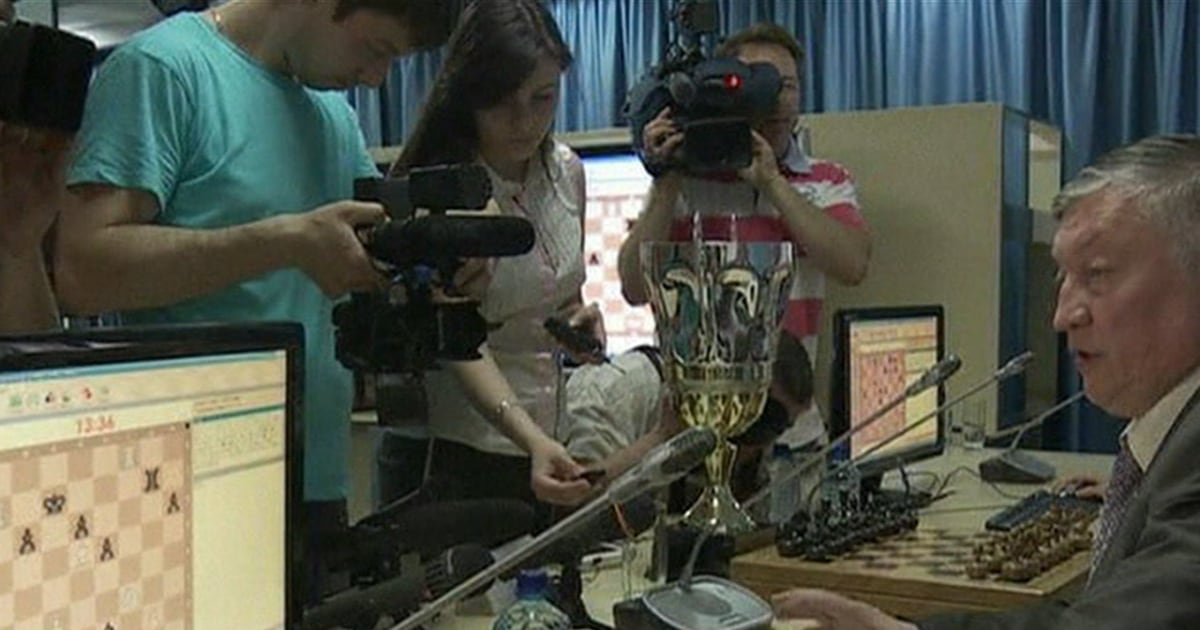 Chess unites US with Russian inmates