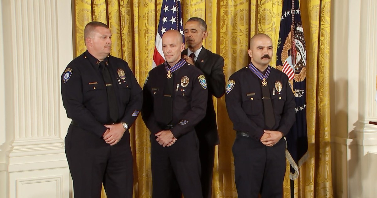 Obama Awards Medal of Valor to 13 Police Officers