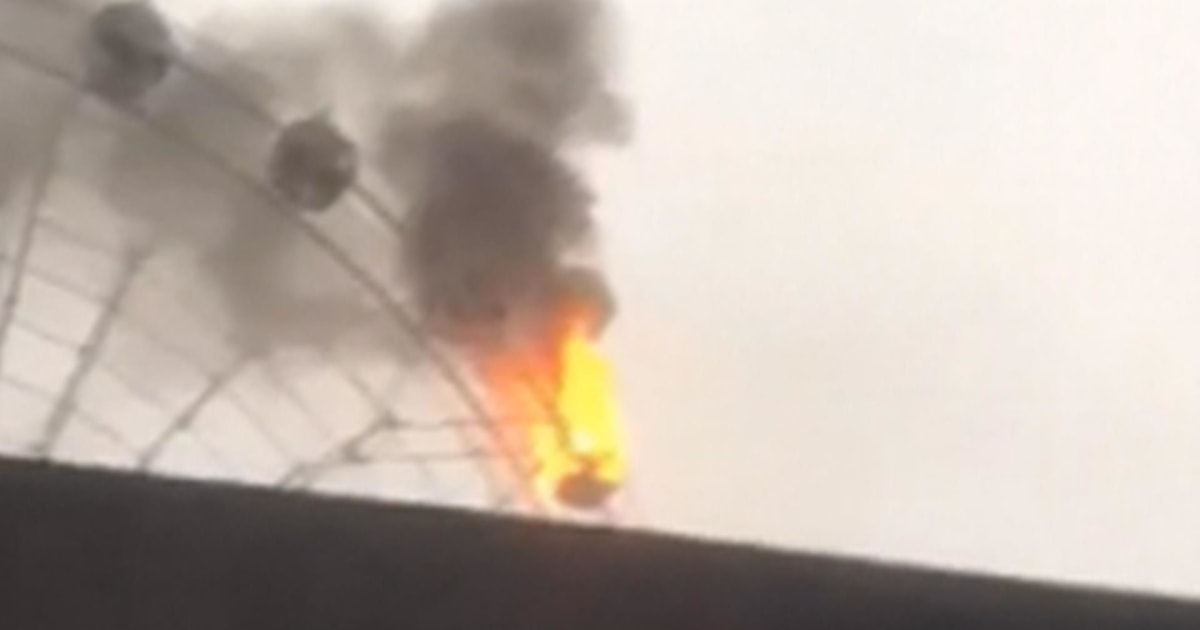 Funil Fire See Fire Engulf Part of Giant Ferris Wheel