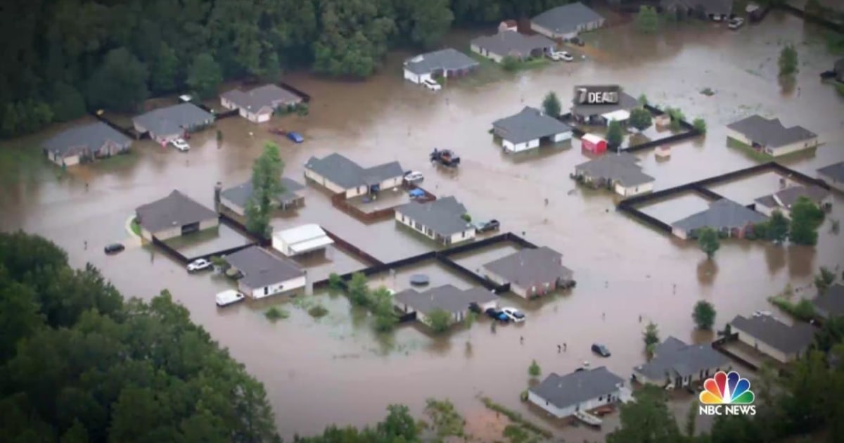 Louisiana Flooding Emergency: At Least 7 Dead, 20,000 Rescued