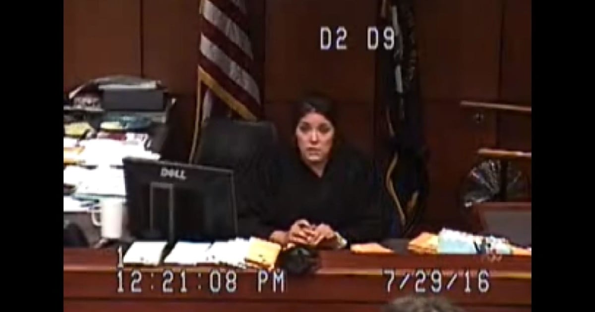 Judge Furious When Officials Send Defendant to Court Without Pants