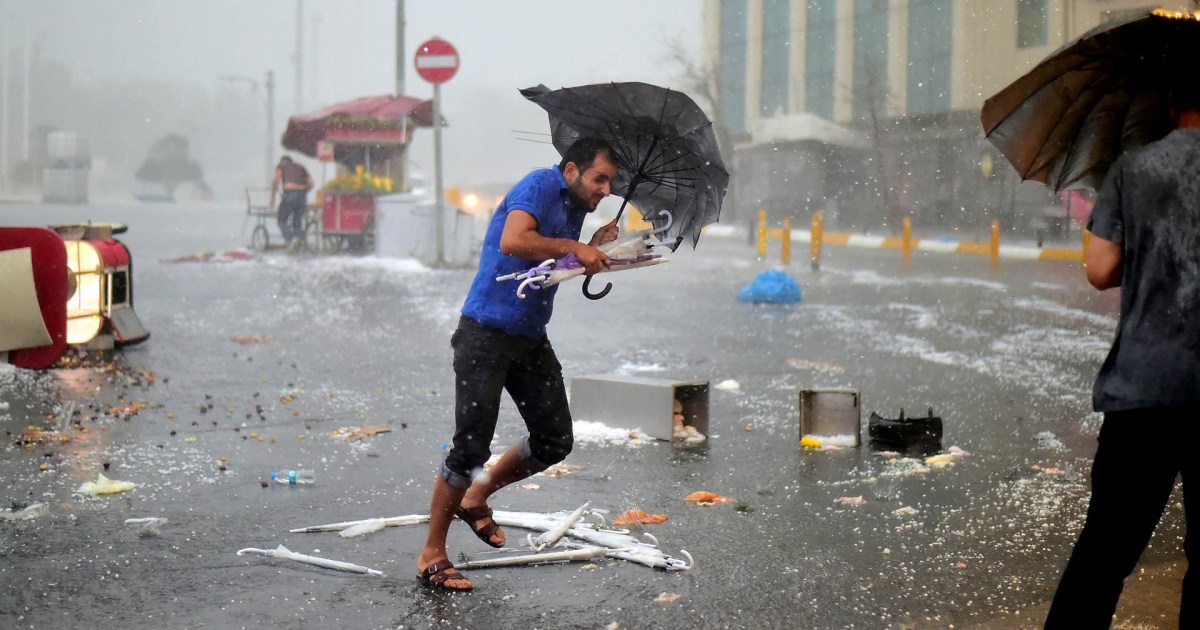 Freak hailstorm floods streets in Istanbul, Turkey