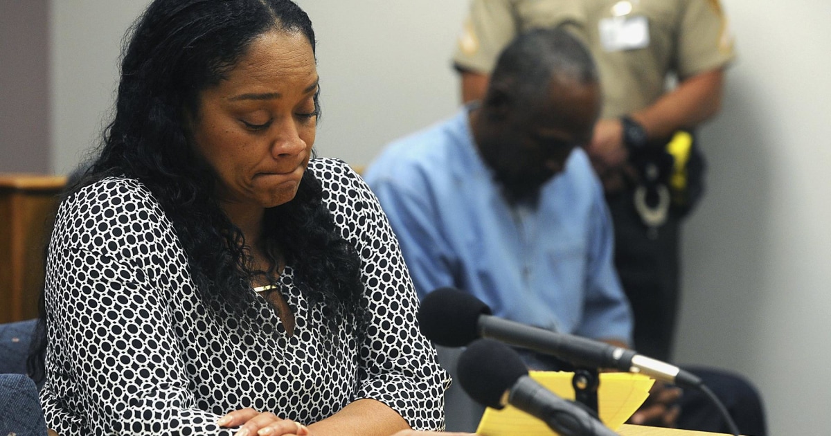 O.J. Simpson's oldest daughter Arnelle makes statement at parole board