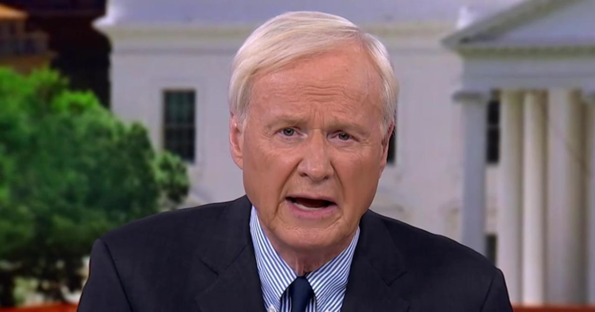 Matthews: Trump is defending those who march with Nazis