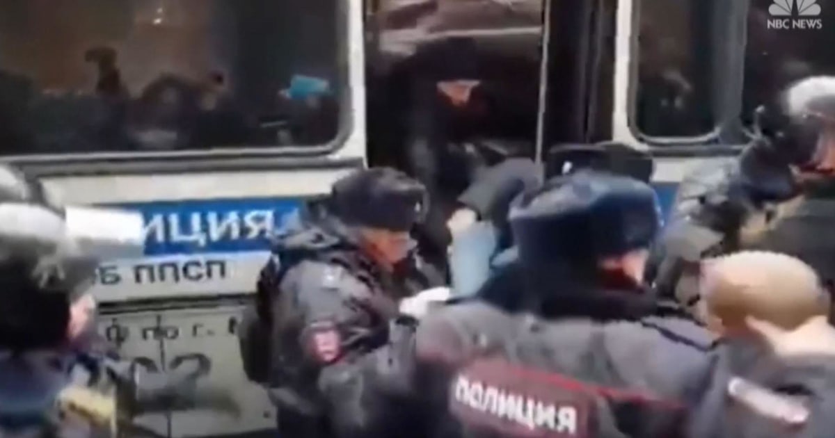 Clashes break out as Russian police arrest opposition leader