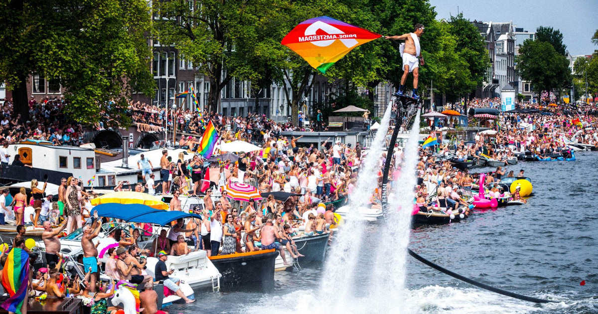 Amsterdam gay pride parade draws thousands