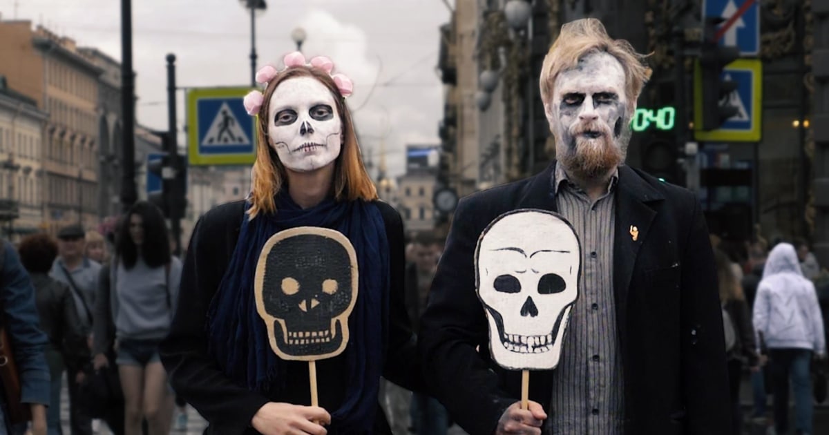 180928_russia_party_of_dead.jpg