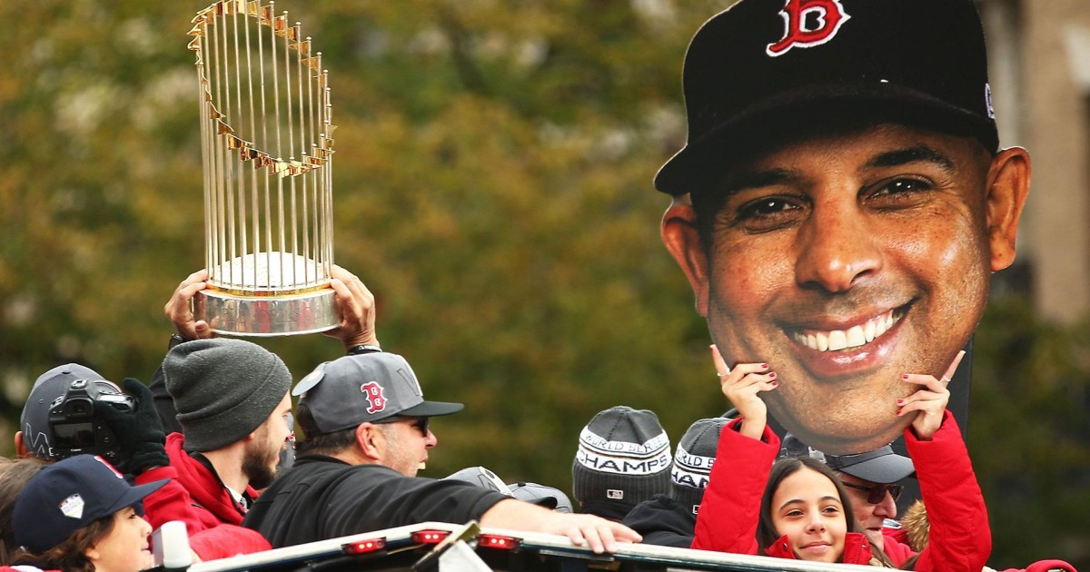 Red Sox fans gather in Boston for parade after winning World Series