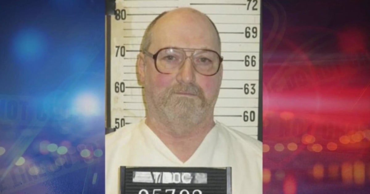 Witnesses react after Tennessee inmate executed in electric chair for