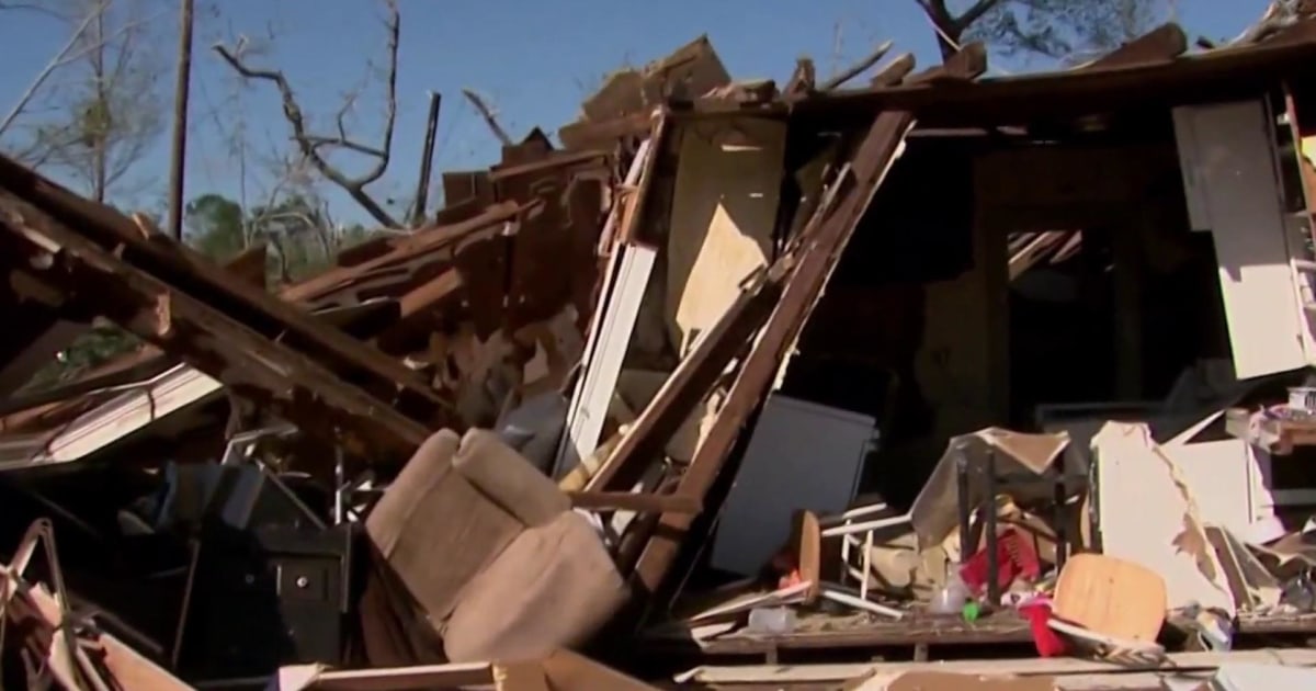 Deadly storms and tornadoes tear through Southern U.S.