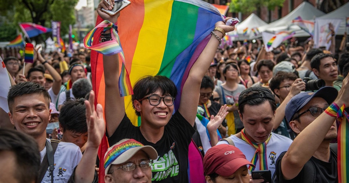 Taiwan legalizes same-sex marriage in 1st for Asia