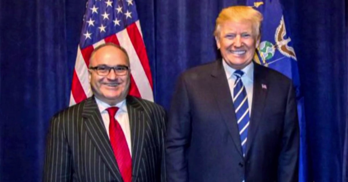 Child porn charges for Trump-tied Mueller witness raise questions