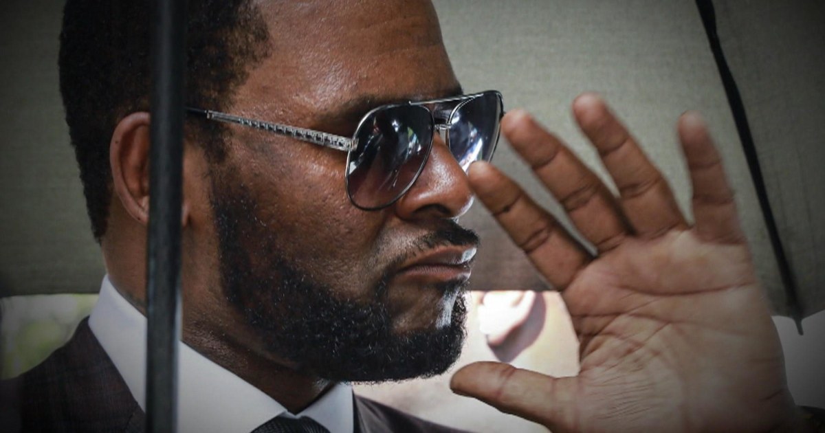 R. Kelly arrested on federal sex crime charges