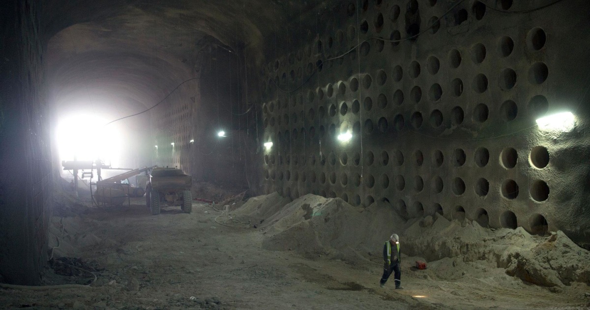 Jerusalem tunnels underground to shortage of gravesites