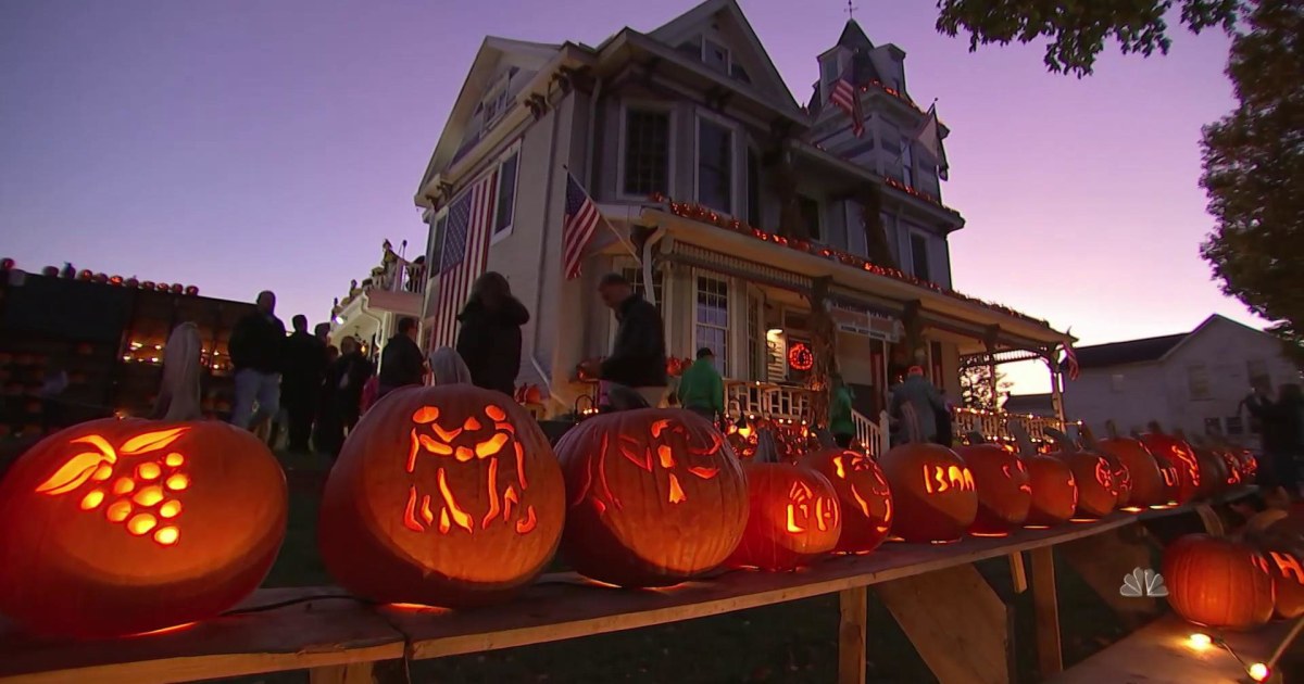 See 3,000 jacko'lanterns glow at West Virginia’s Pumpkin House