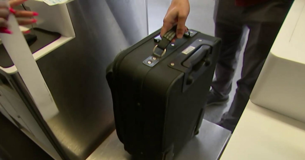 How to make sure your checked luggage arrives with your flight this