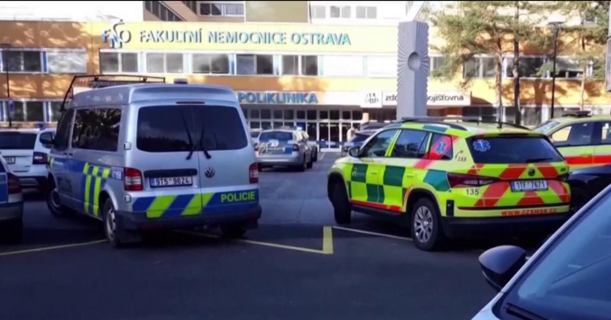 Gunman kills six inside Czech hospital waiting room
