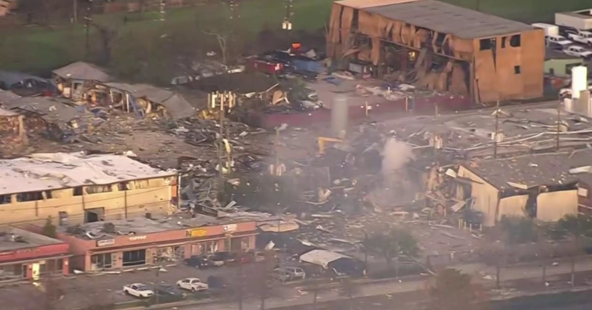 Major explosion kills at least 2 in Houston, severely damages homes