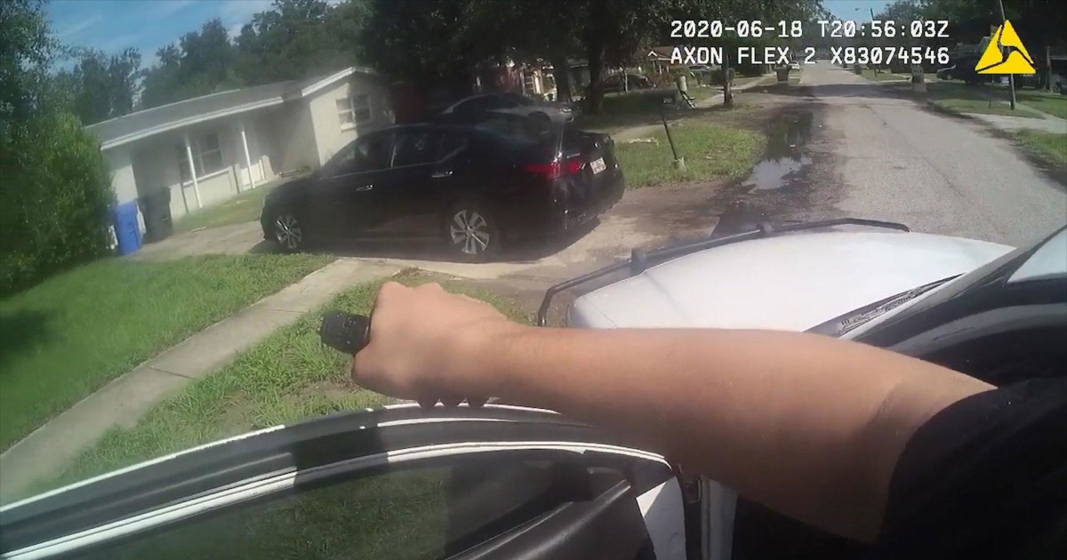 Video Shows Tampa Officer Point Gun At Black Woman For Over 4 Minutes In Suspected Stolen Car 8683