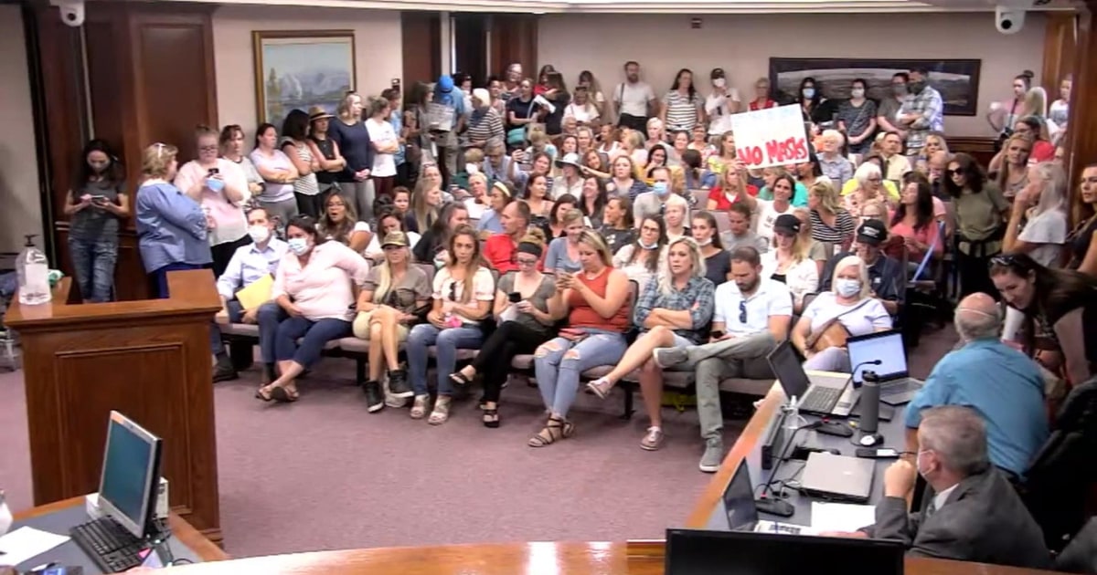 Watch Parents Pack Into Utah County Meeting To Protest Student Mask Watch Parents Pack Into Utah County Meeting To Protest Student Mask
