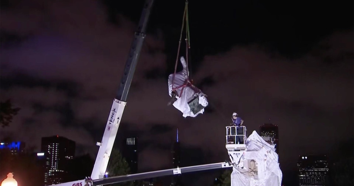 Watch Christopher Columbus statue removed from Chicago's Grant Park