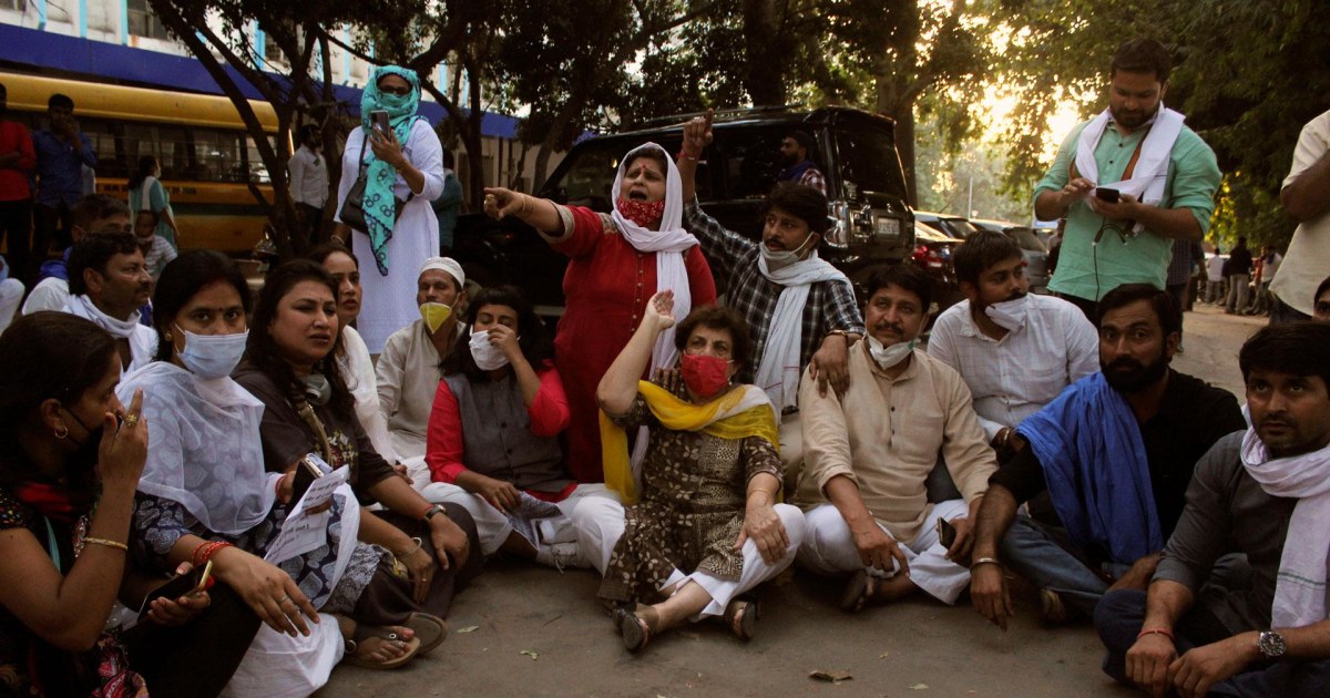 Hundreds Protest Outside Hospital In India Where Woman Being Treated ...