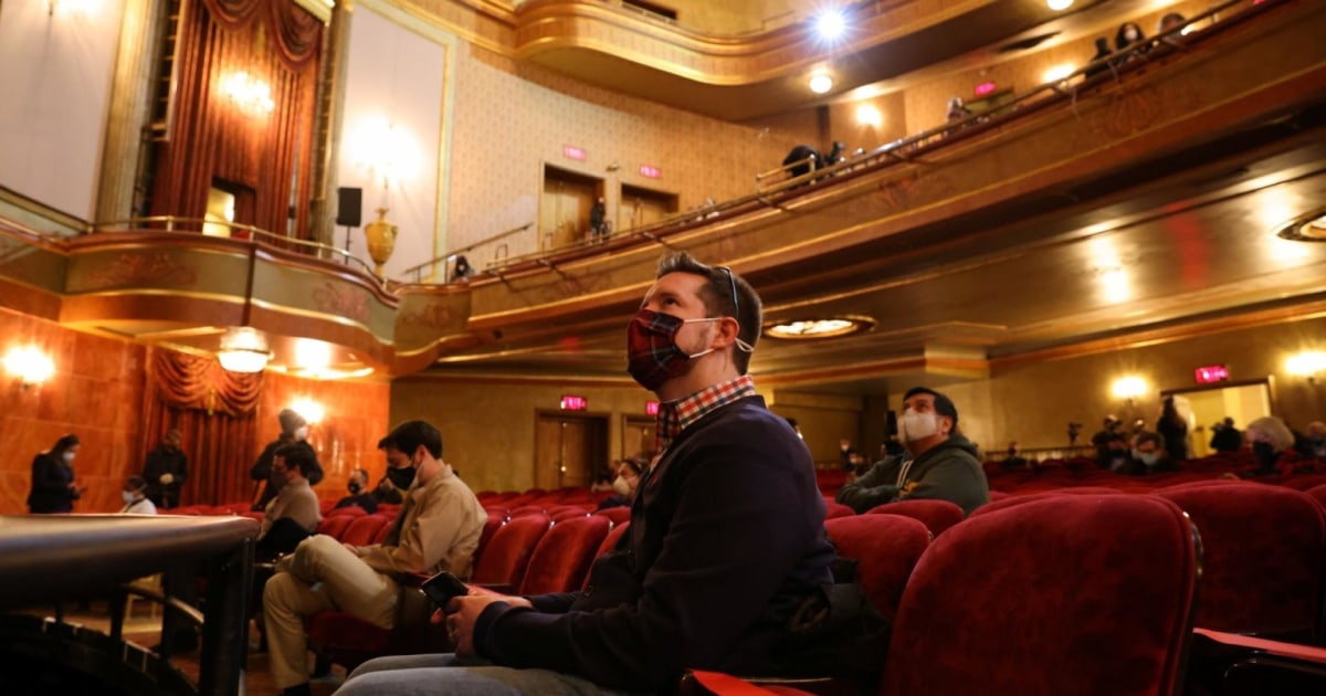 Live performances return to New York’s Broadway a year after Covid ...