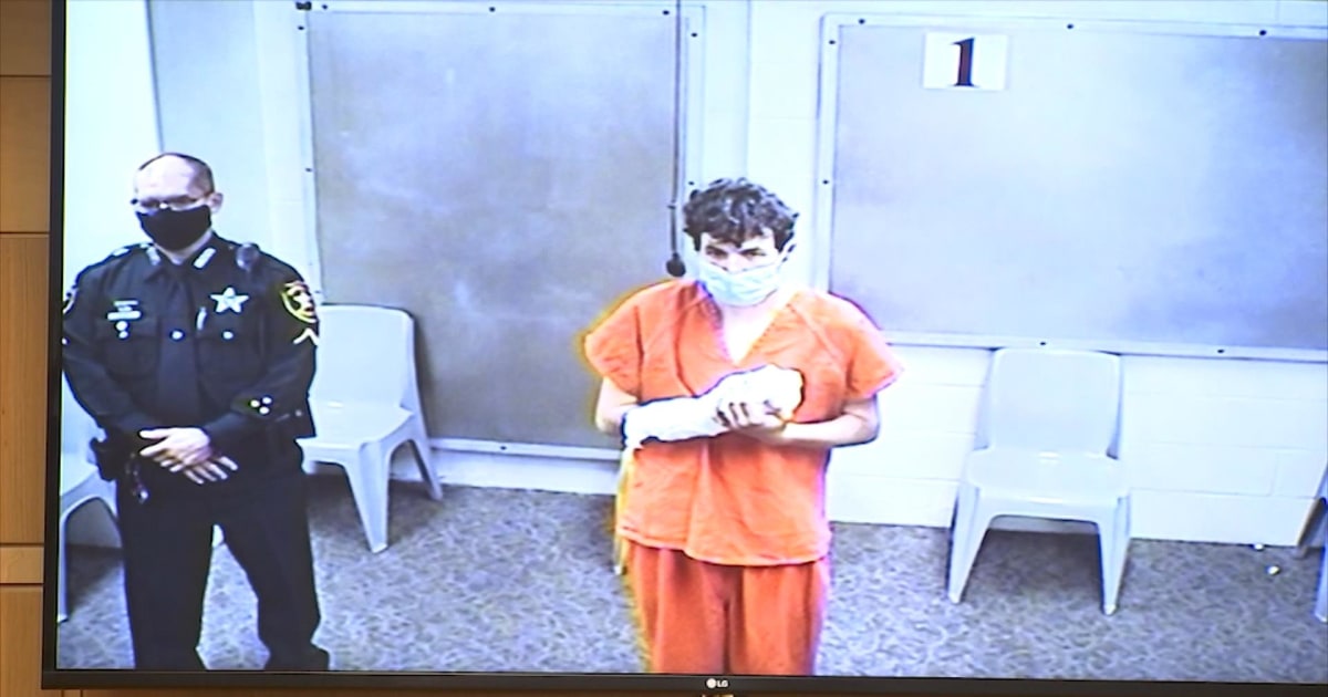 Florida teen accused of stabbing two women to death after following ...