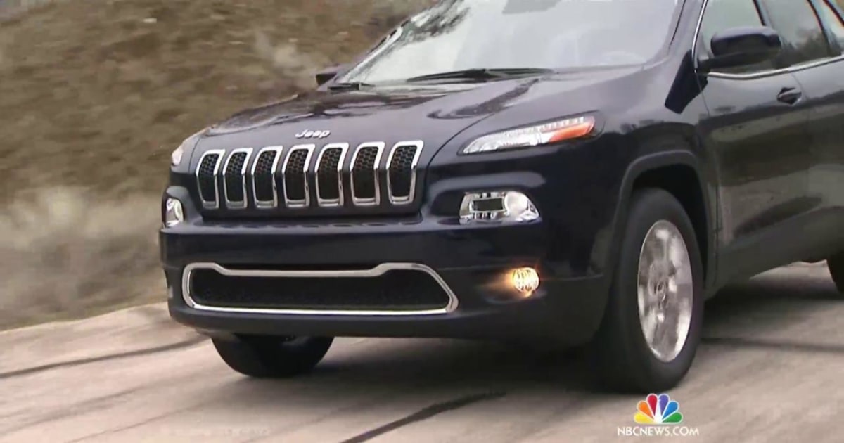 Jeep Cherokee Hacked in Demo, Owners Urged to Update Cars