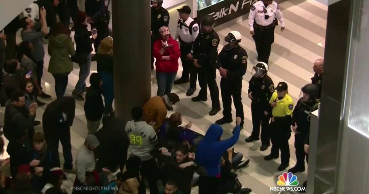 Chaos At The Minneapolis Airport As Black Lives Matter Protest Snarls Traffic 2931