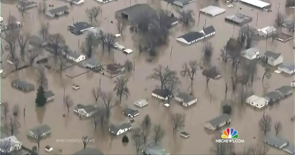Midwest Flooding Death Toll at Least 20 as Rivers Continue to Rise