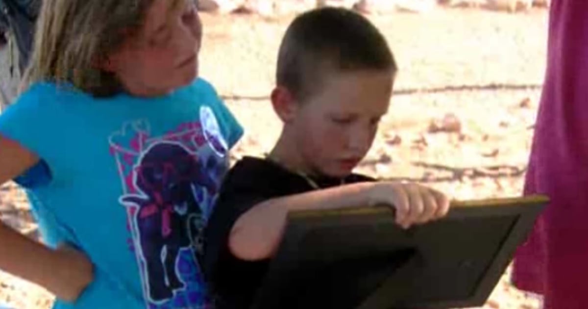 Factcheck Little Boy Boy Makes It His Mission to Thank Cops Wherever He Goes