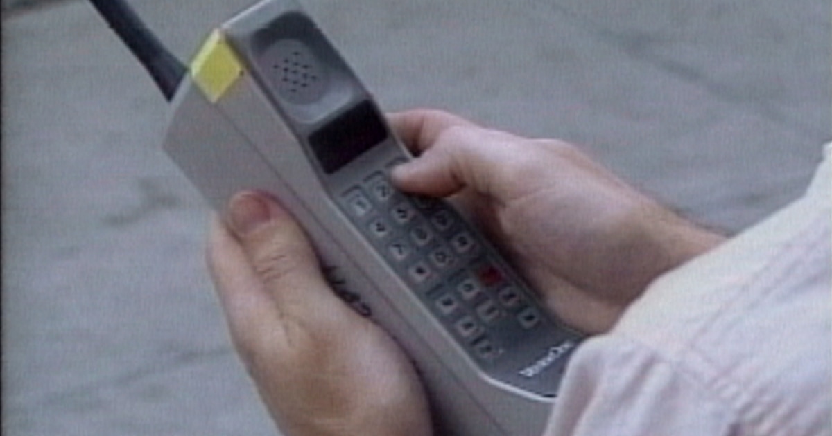 1980s Flashback When Cell Phones Were a Novelty