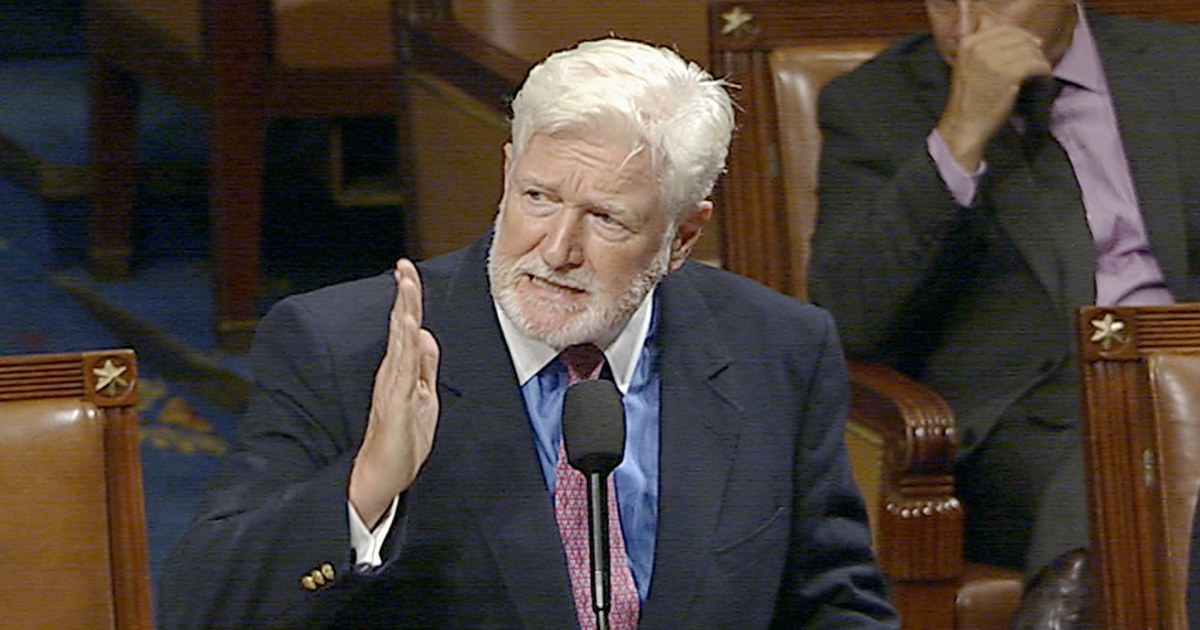 Fed up congressman screams across aisle over shutdown