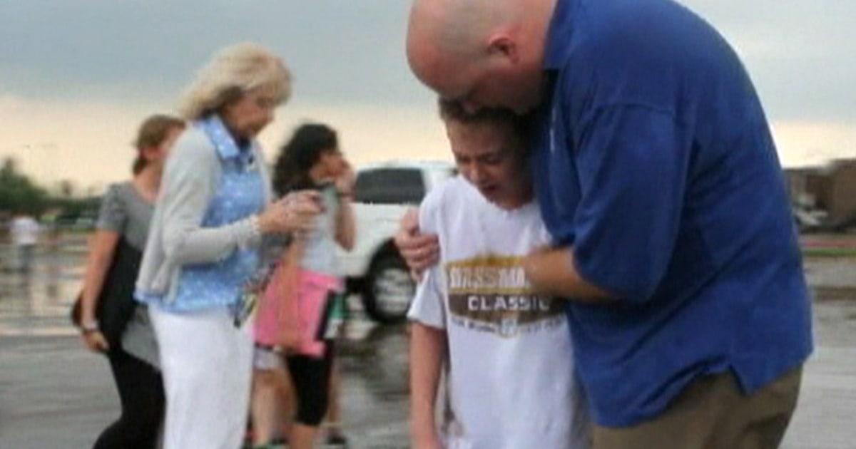 Component Video Out Video shows panic after twister destroyed school