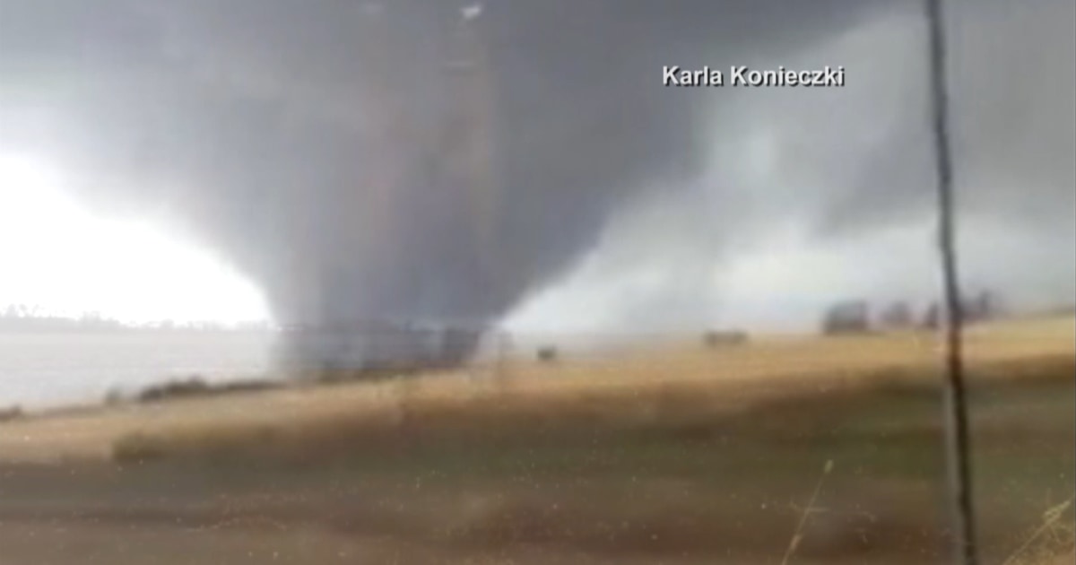 Dozens of tornadoes rip through the Midwest