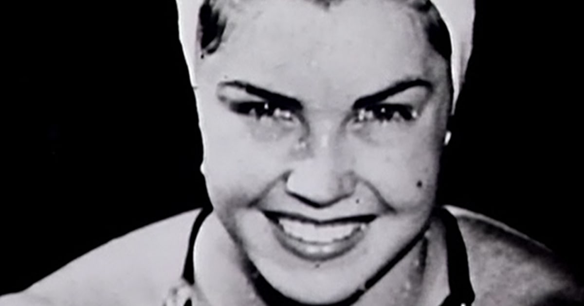 Esther Williams, swimming star, dies at 91