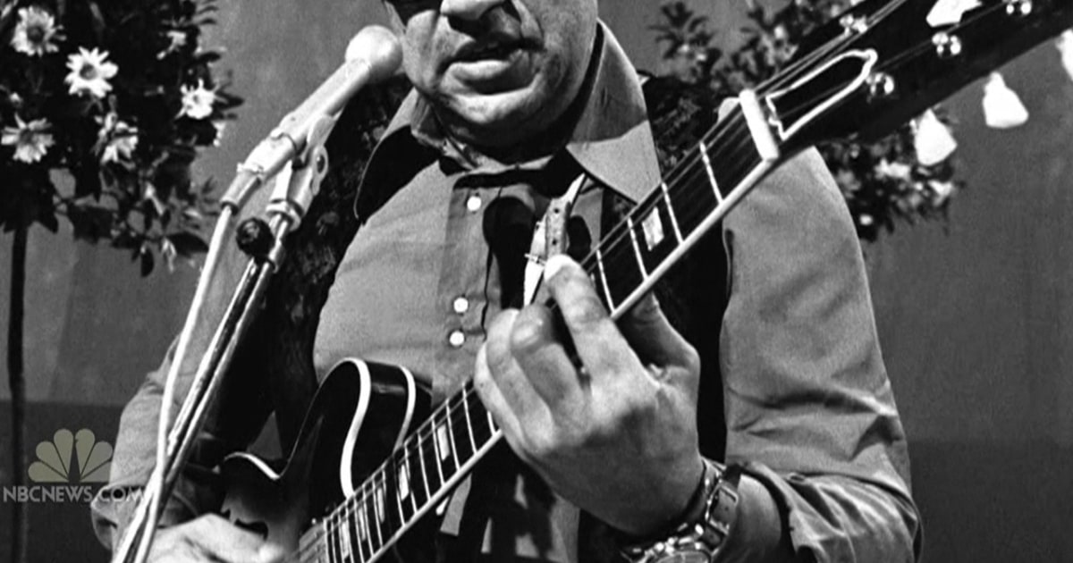 Mickey Baker, guitarist, dies at 87