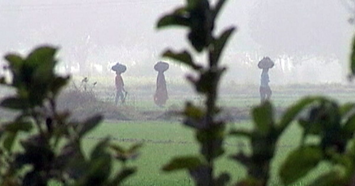 Politicians visit home of India gang rape victim