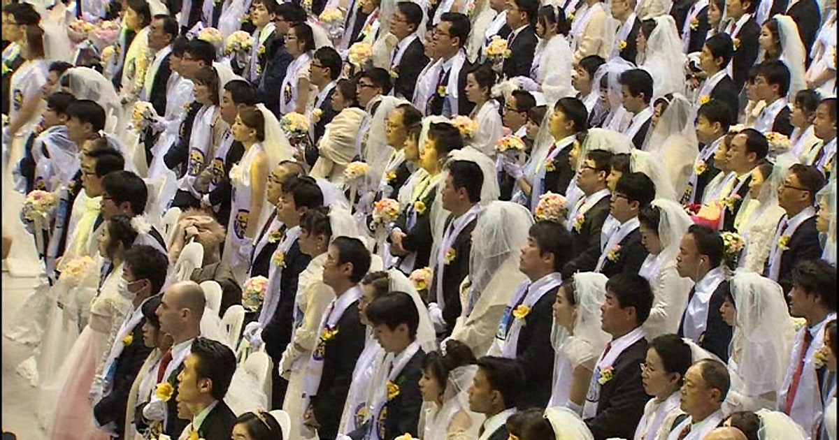 Thousands Tie The Knot at Unification Church Ceremony